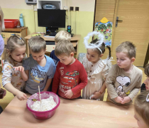 Sluníčka - pečení perníčků