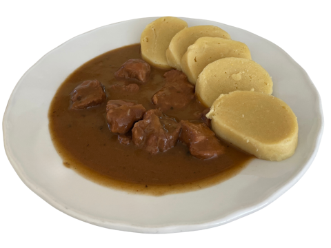 Zvěřinový guláš, bramborové knedlíky Zvěřinový guláš, bramborové knedlíky